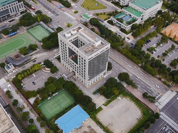 &lt;iframe  width=&#034;960&#034; height=&#034;540&#034; src=&#034;https://www.youtube.com/embed/eESQ5iNMFDQ&#034; title=&#034;종전부동산&#034; alt=&#034;eESQ5iNMFDQ&#034; / frameborder=&#034;0&#034; allowfullscreen&gt;&lt;/iframe&gt;